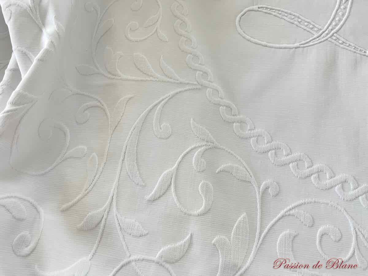 Grande couverture en piqué plat avec relief et monogramme LS, point d'Irlande – Image 5