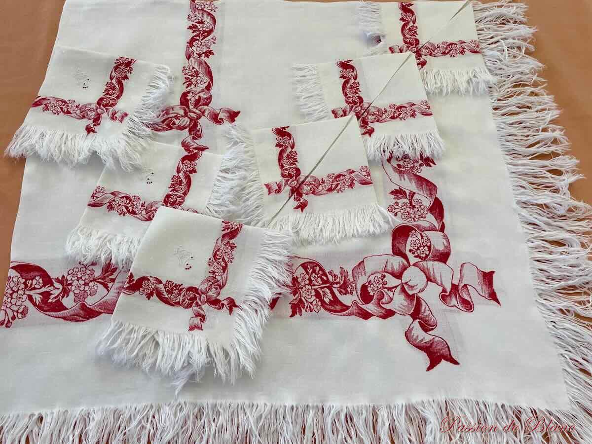 Service thé liteaux rouges