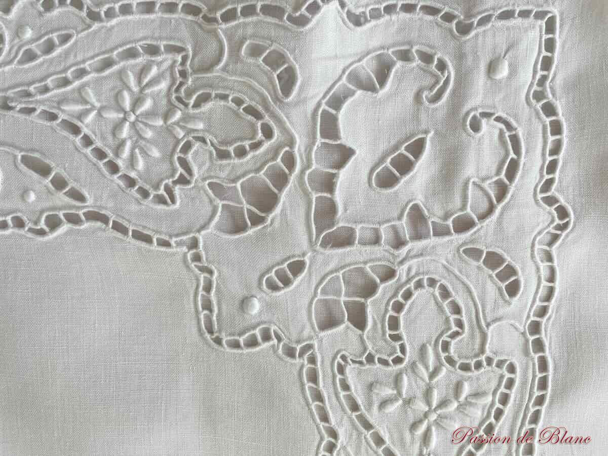 Taie d'oreiller CD avec broderie Richelieu sur toile fil de lin, blanche – Image 6