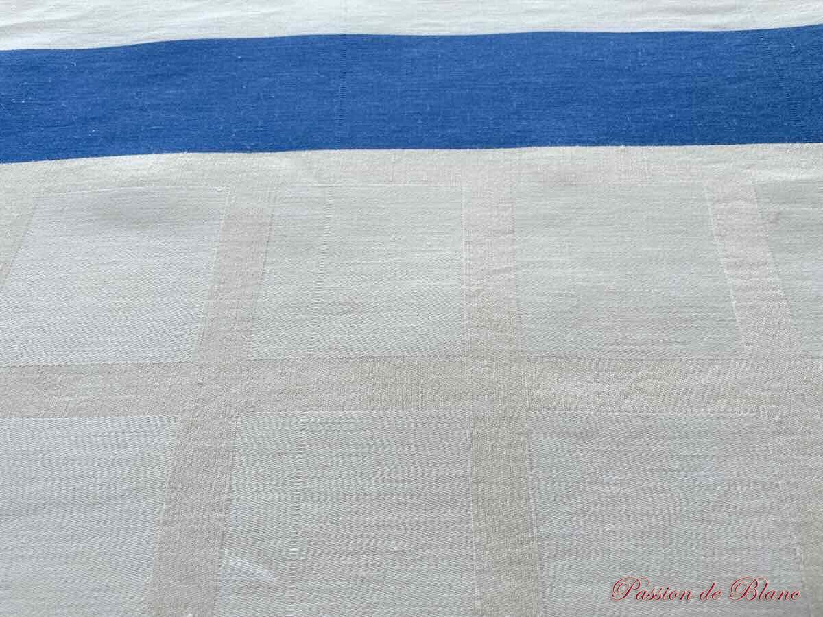 Service de table 12 couverts, damassé de lin avec liteaux bleus, décor damiers deux tons – Image 11