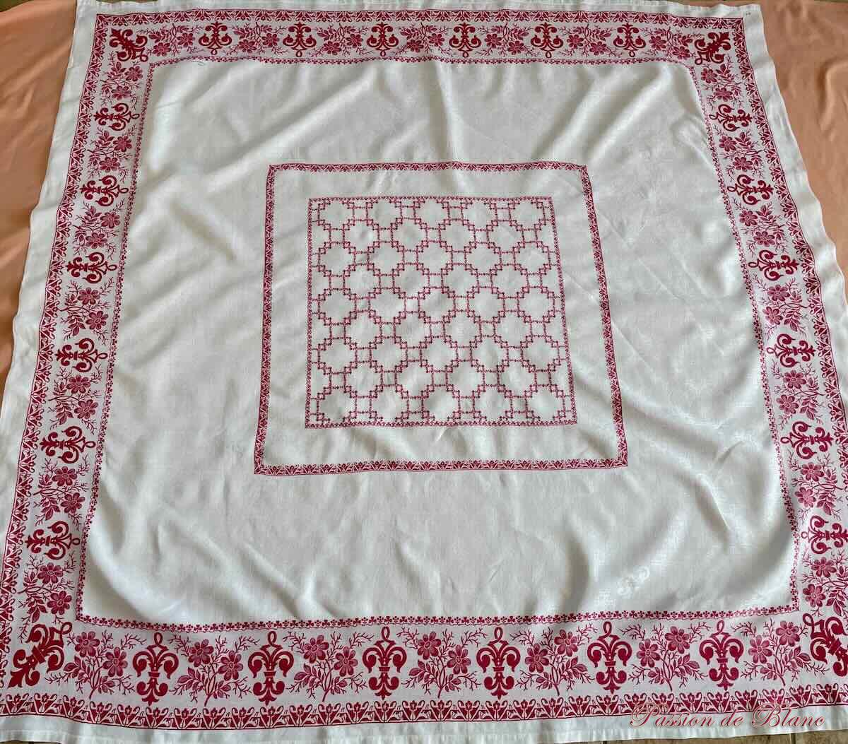 Nappe damassée Napoléon III avec Liteaux Rouge Napoléon III Sur Toile Lin fin – Image 6