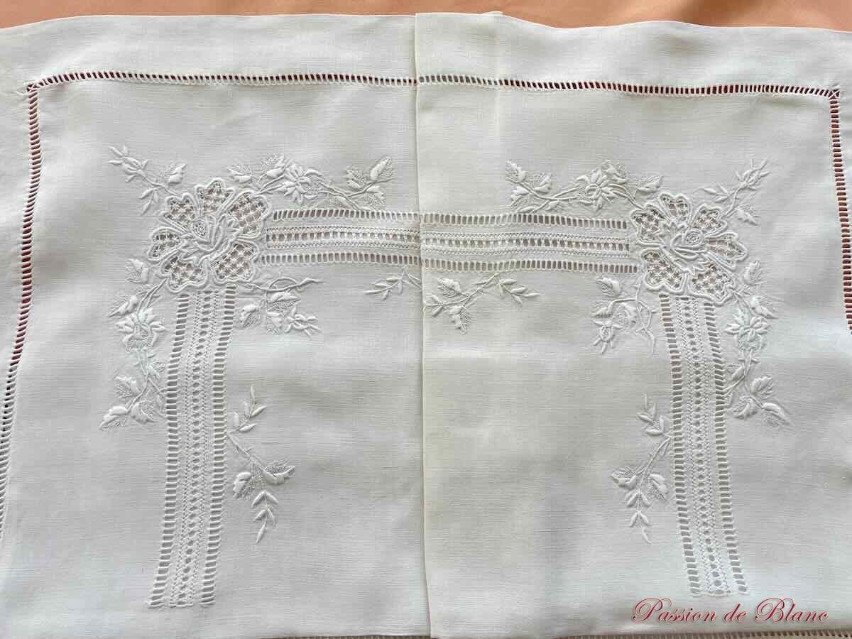 Paire de taies avec belles broderies main sur toile fil de lin – Image 4