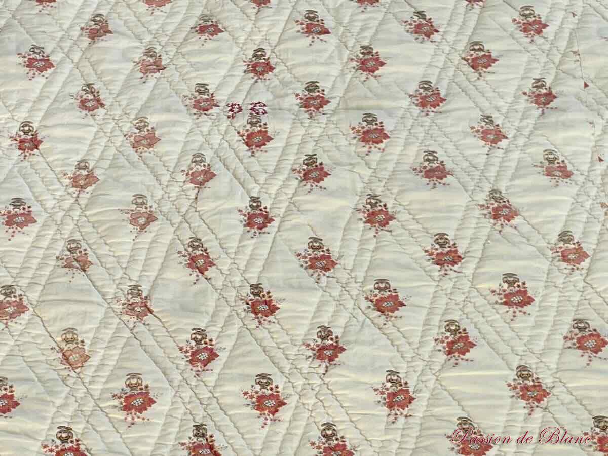 Couverture Piquée boutis XIXe siècle: deux faces aux motifs fleuris différents – Image 5