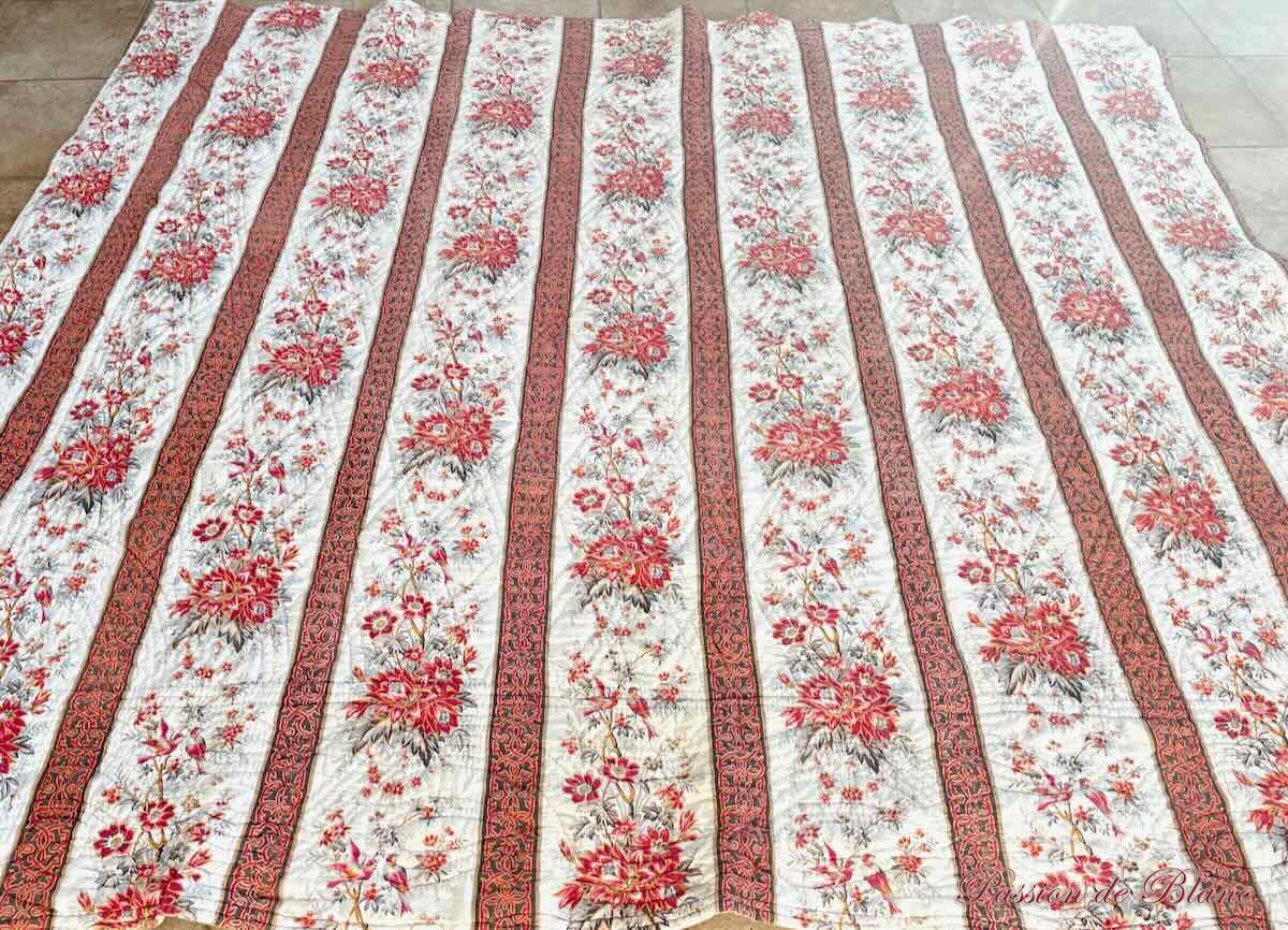 Couverture Piquée boutis XIXe siècle: deux faces aux motifs fleuris différents – Image 8