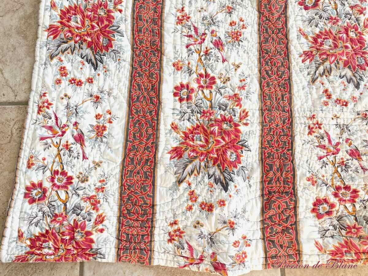 Couverture Piquée boutis XIXe siècle: deux faces aux motifs fleuris différents – Image 6