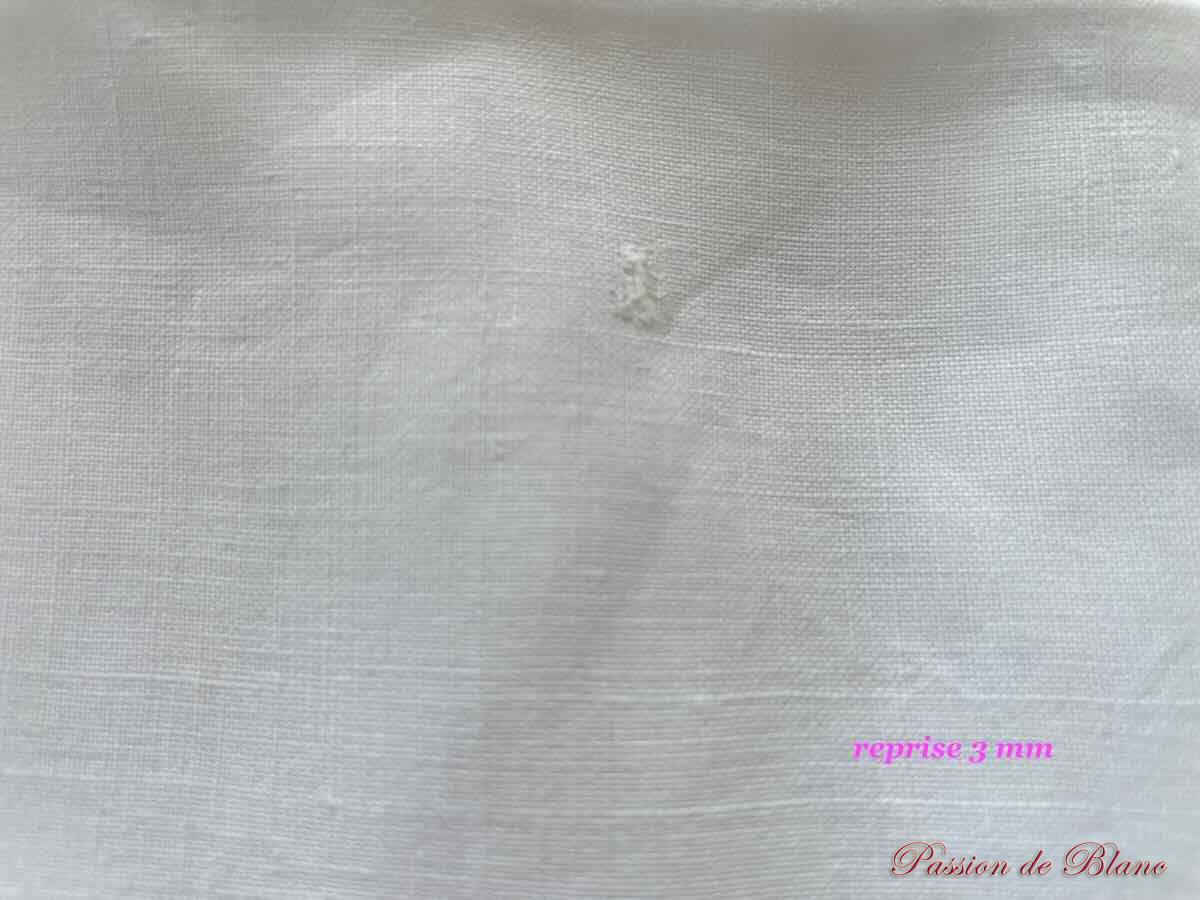 Drap avec belles broderies main et monogramme MB sur toile de fil de lin – Image 5