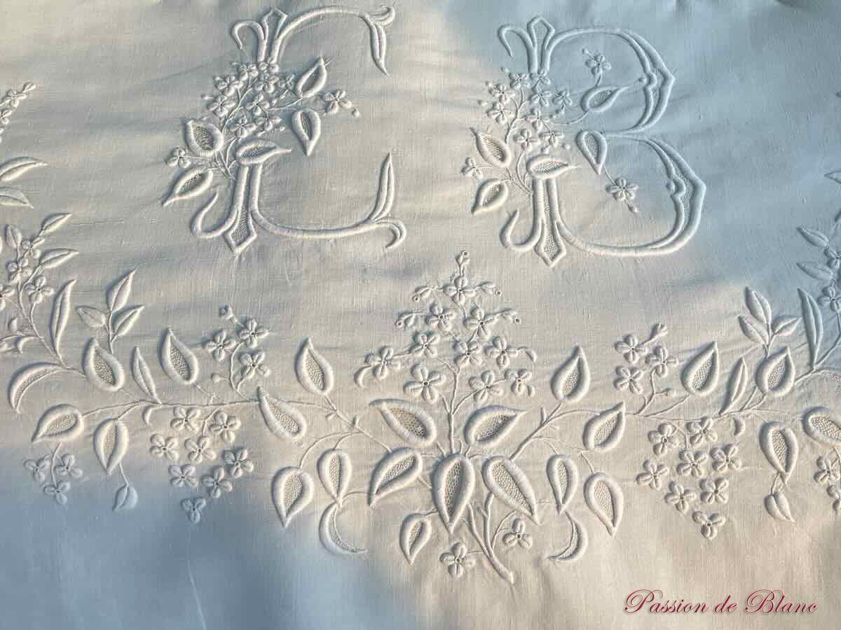 Drap broderie EB superbe