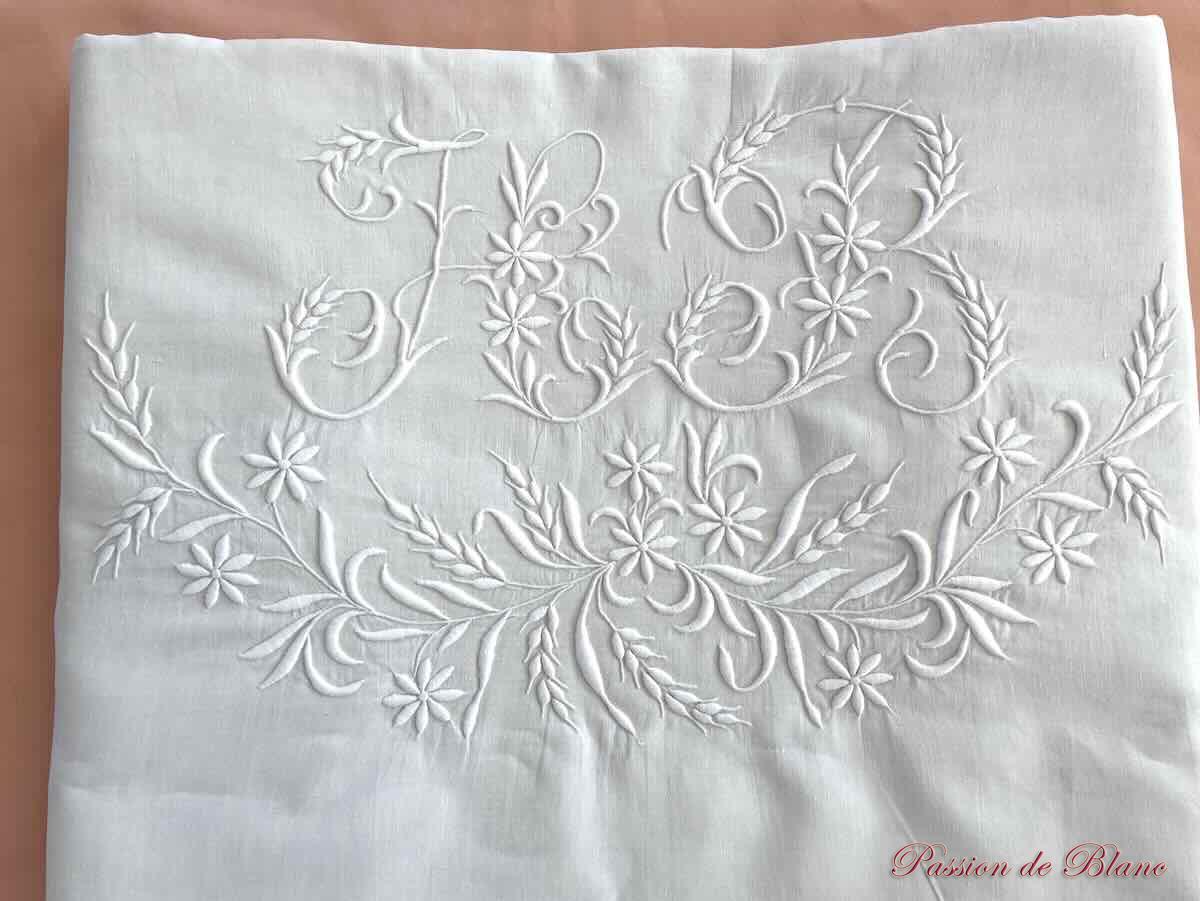 Drap broderie mono HB