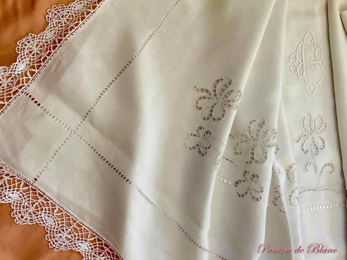 Drap avec broderie Richelieu, dentelle aux fuseaux sur toile de fil de lin blanc – Image 2