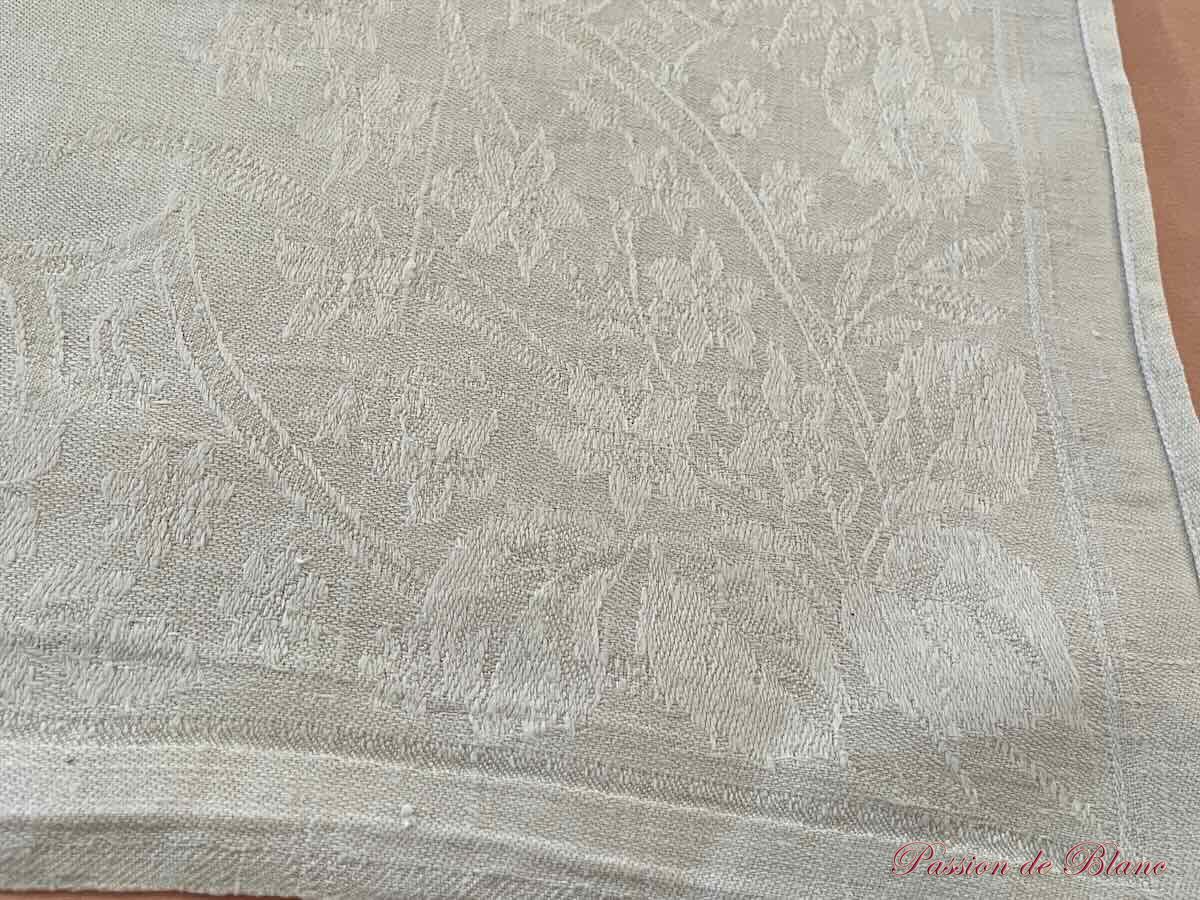 Lot 12 serviettes de table en damassé de lin blanc, motifs et monogrammes tissés – Image 3