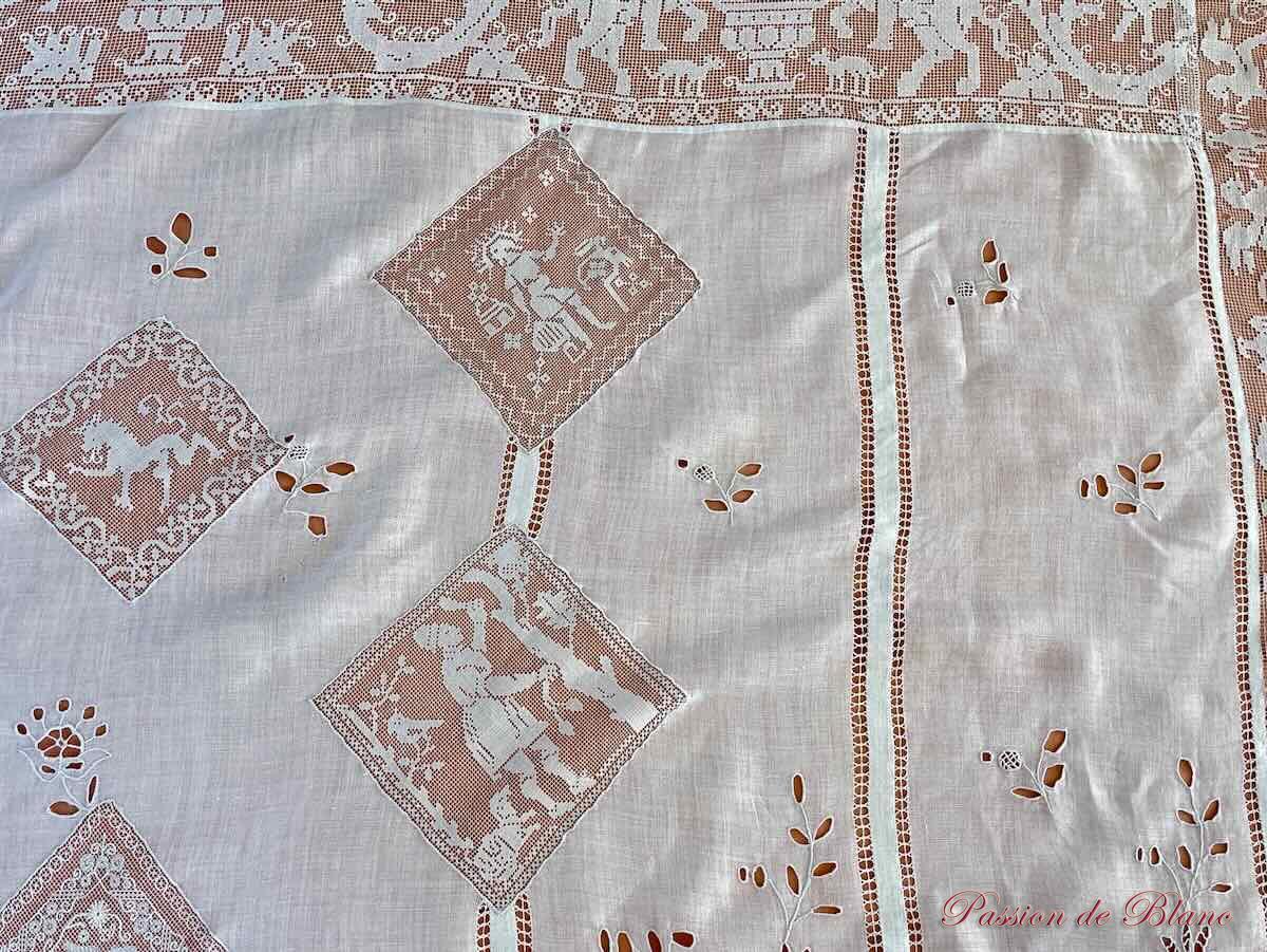 Dessus de lit Napoléon III entièrement réalisé main : dentelle filet et broderies – Image 6