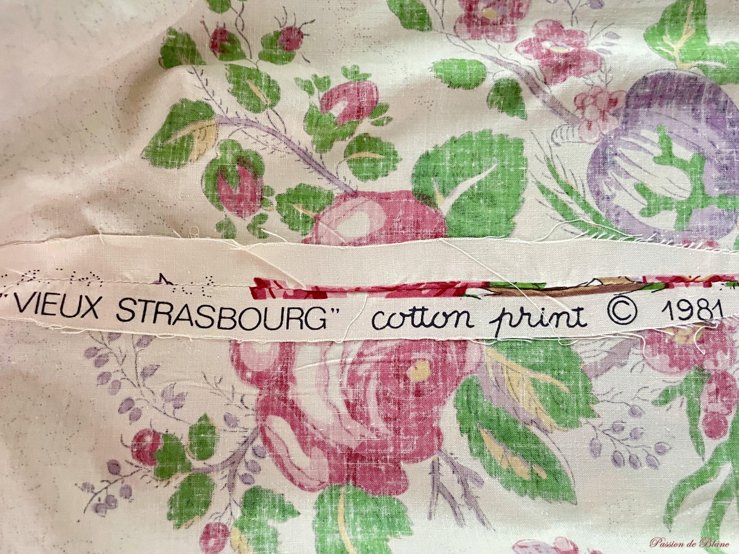 Paire de rideaux, collection LE MANACH sur fond écru et motifs fleuris. PIERRE FREY. – Image 11