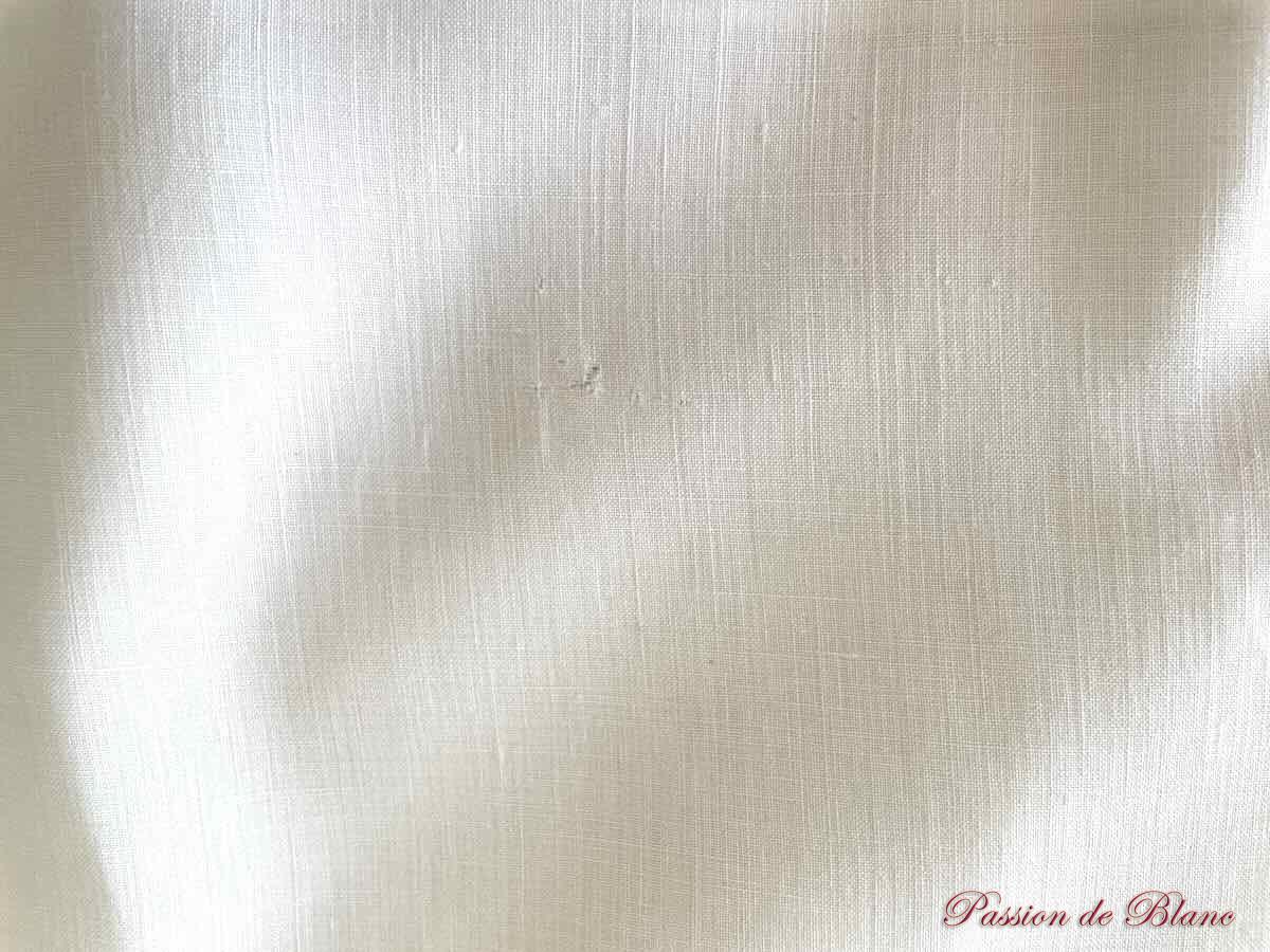 Superbe paire de taies festonnées en lin fin avec monogramme MB et broderies – Image 5