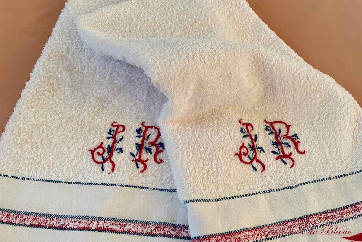 Rare lot de 3 serviettes de toilette éponge, grande frise couleur, Napoléon III – Image 3