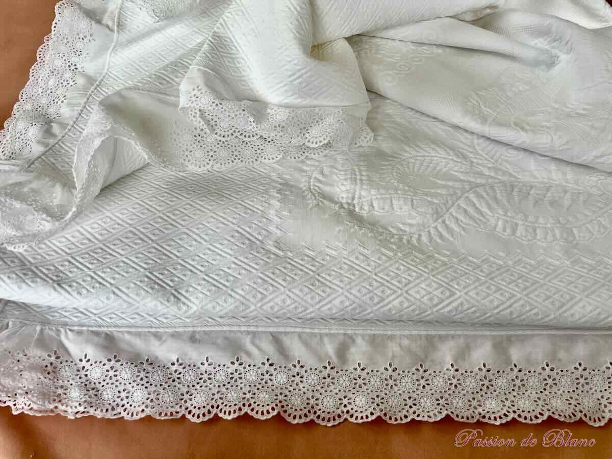 Courtepointe piquée plat dentelle