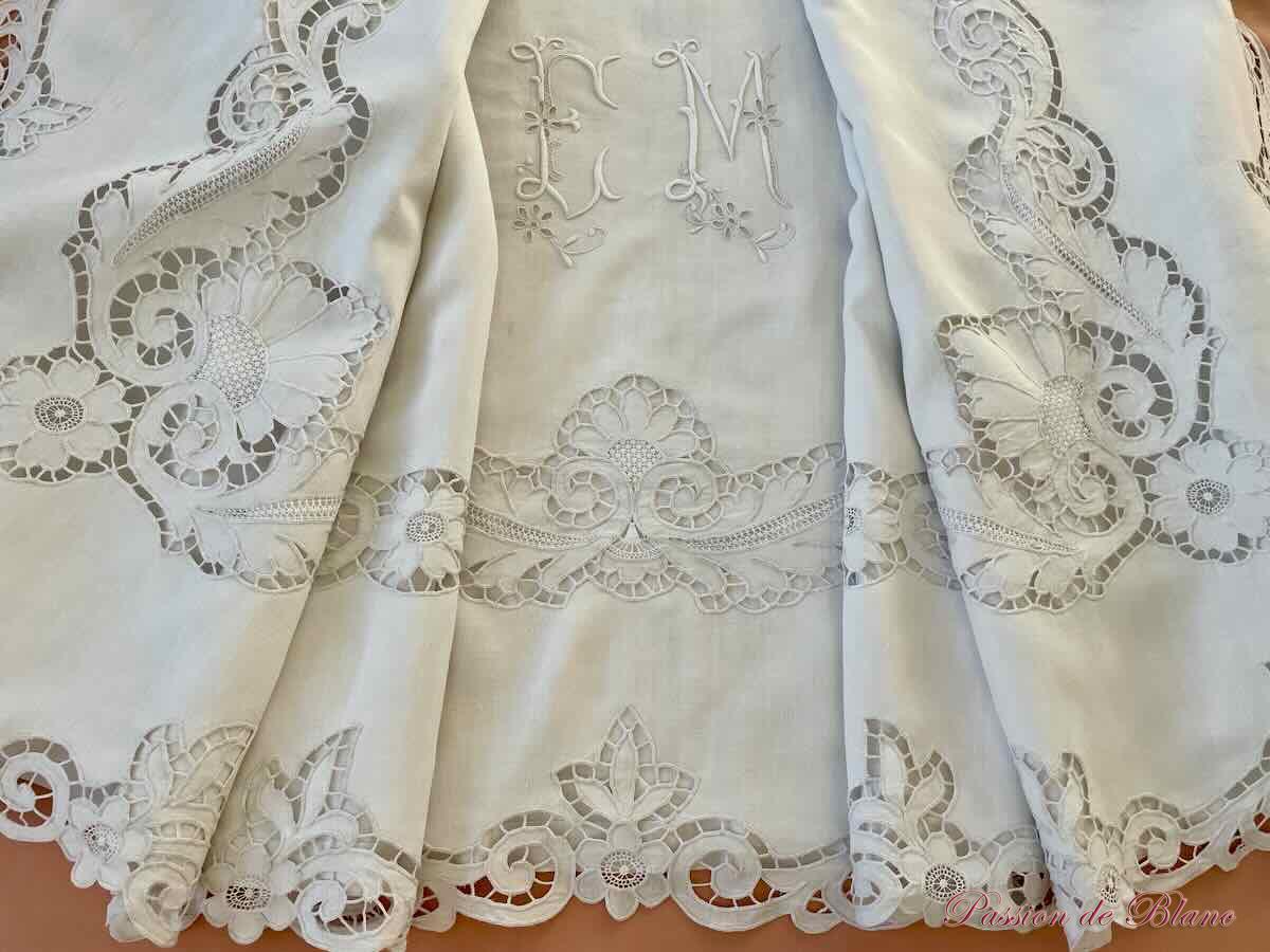 Drap EM Broderie Richelieu