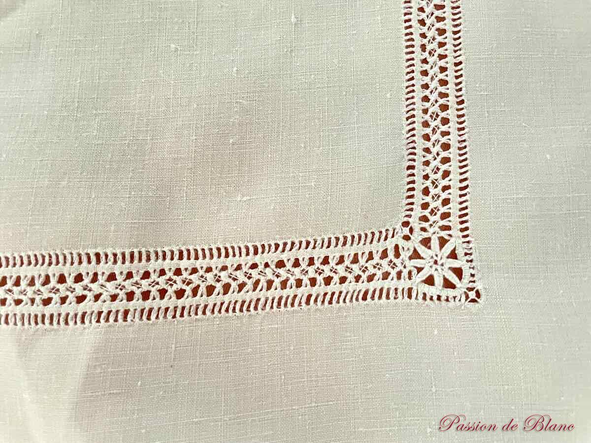Nappe avec broderies Richelieu, incrustions à l'aiguille, travail de jours sur toile de lin – Image 5