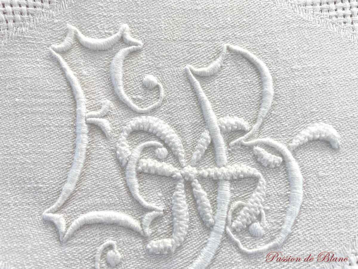 Service de table en damassé de lin, 2 monogrammes EB brodé main – Image 5