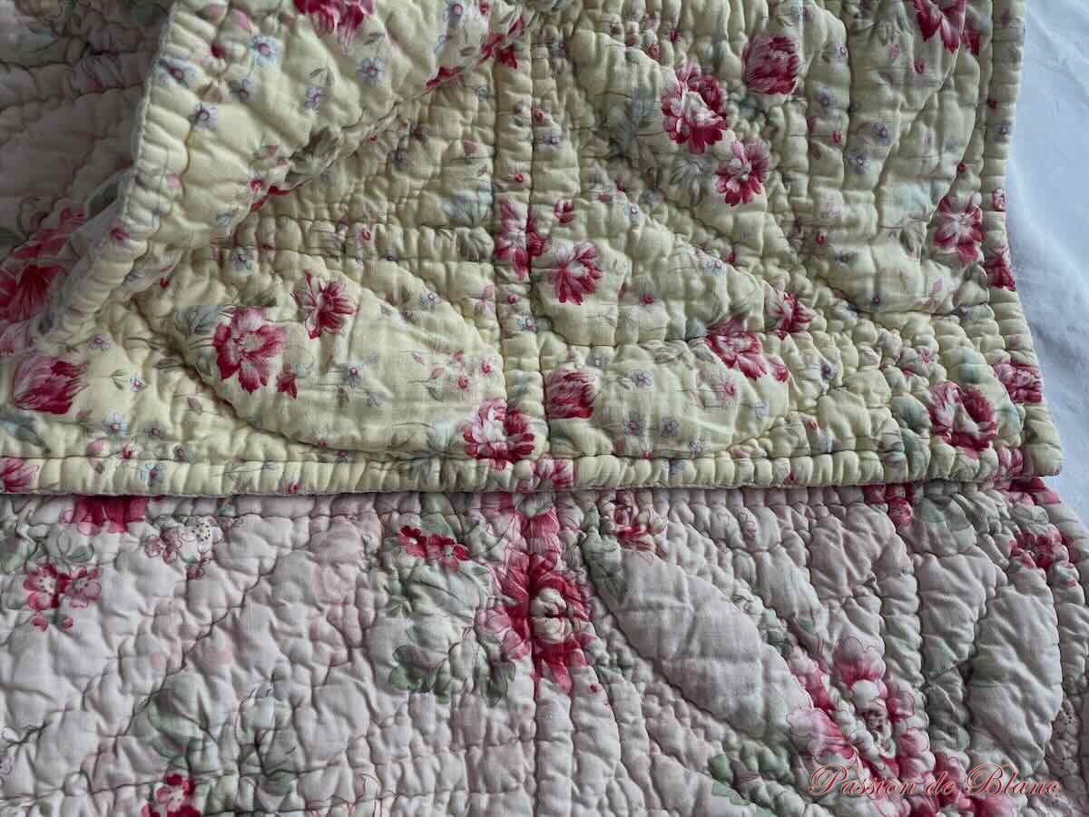 Courtepointe, couverture Piquée main double face avec imprimés fleuris – Image 3