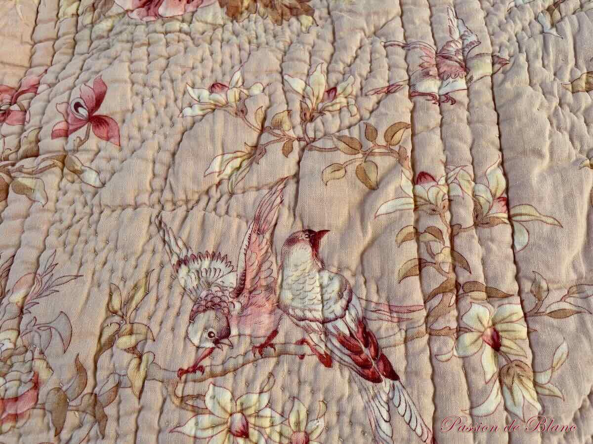 Belle couverture Piquée XIXe siècle: deux faces aux motifs fleuris différents – Image 8