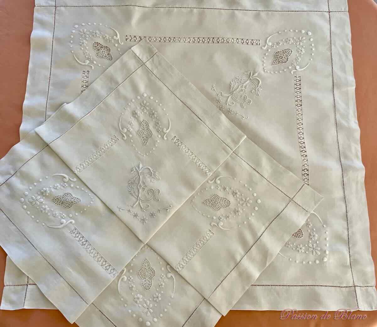 Paire taies CF fil lin broderie