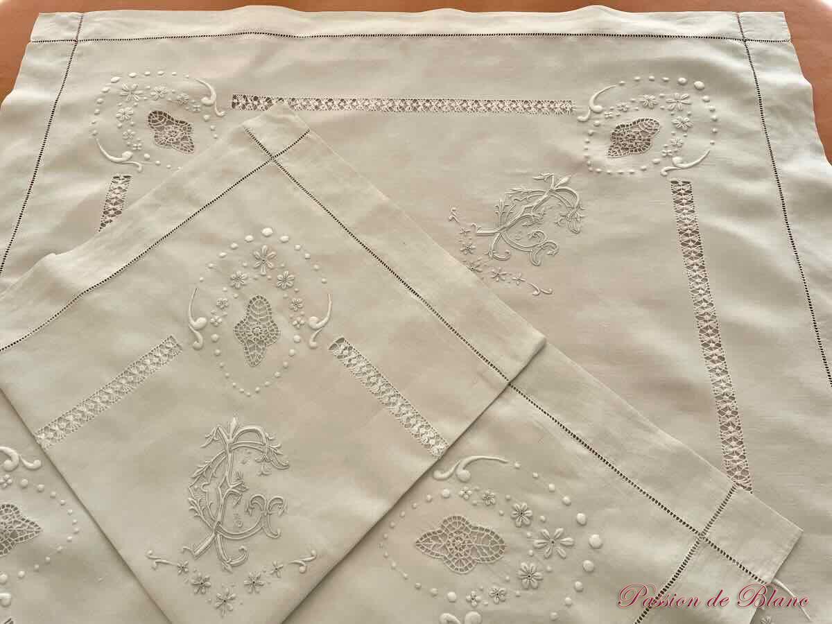 Paire taies CF fil lin broderie