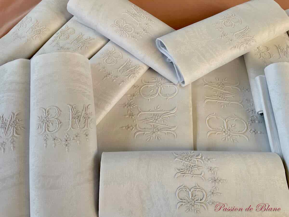Service de table en damassé de fil de lin avec monogramme MB, broderie main – Image 8