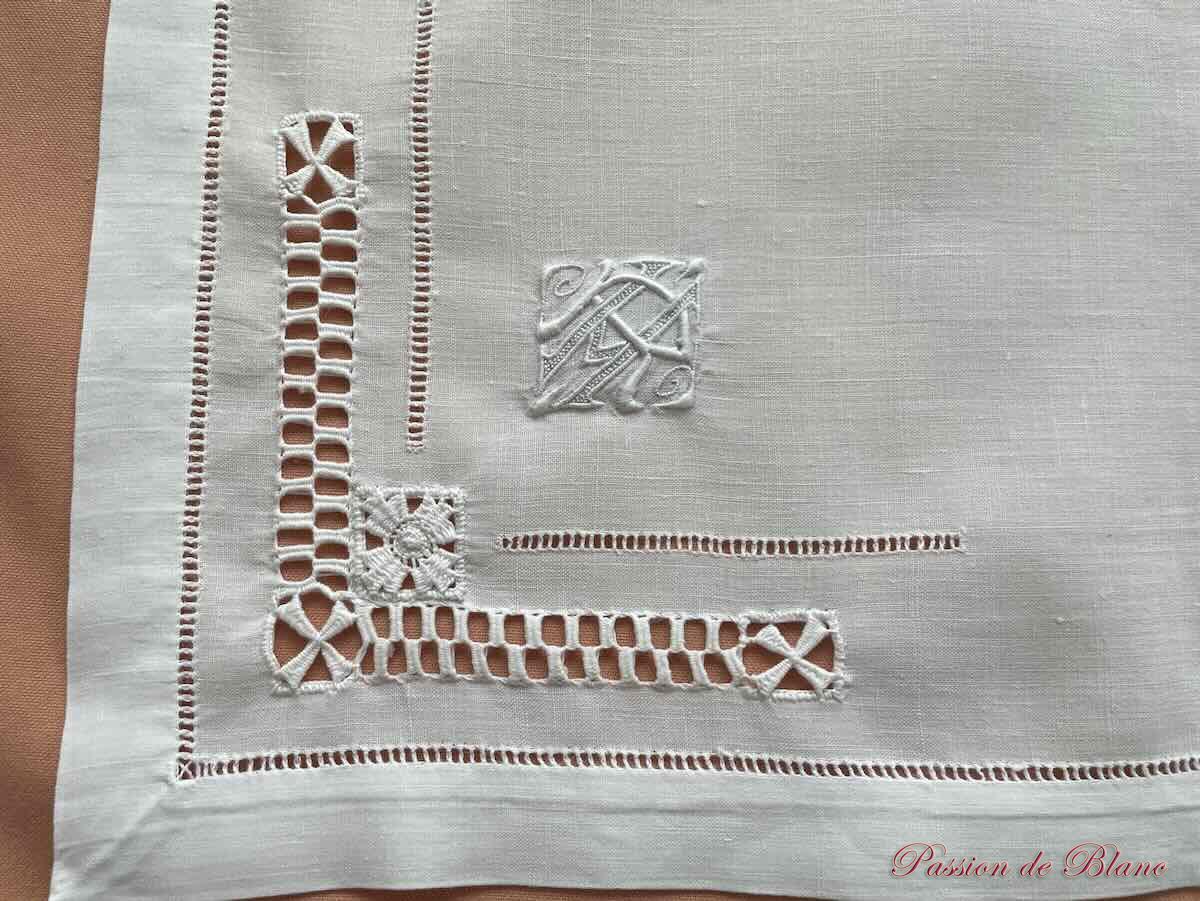 Service de table RH en fil de lin entièrement brodé main: 1 nappe +10 serviettes – Image 3