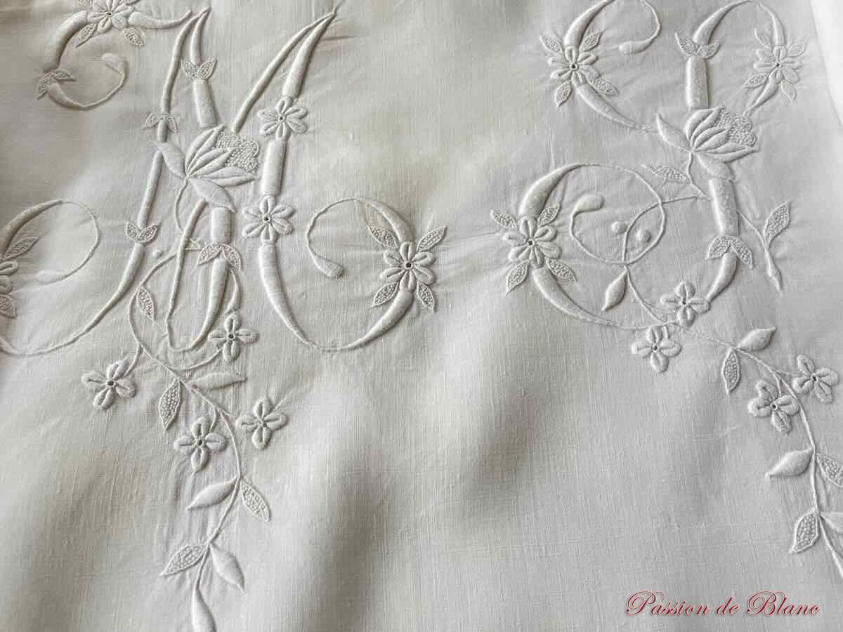Drap MS fil lin broderies main