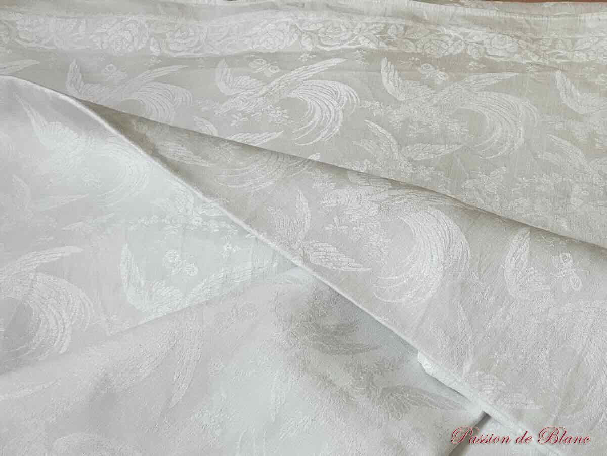 Grande nappe Napoléon III, 4,20 m, en damassé de fil de lin avec oiseaux, fleurs, papillons – Image 7
