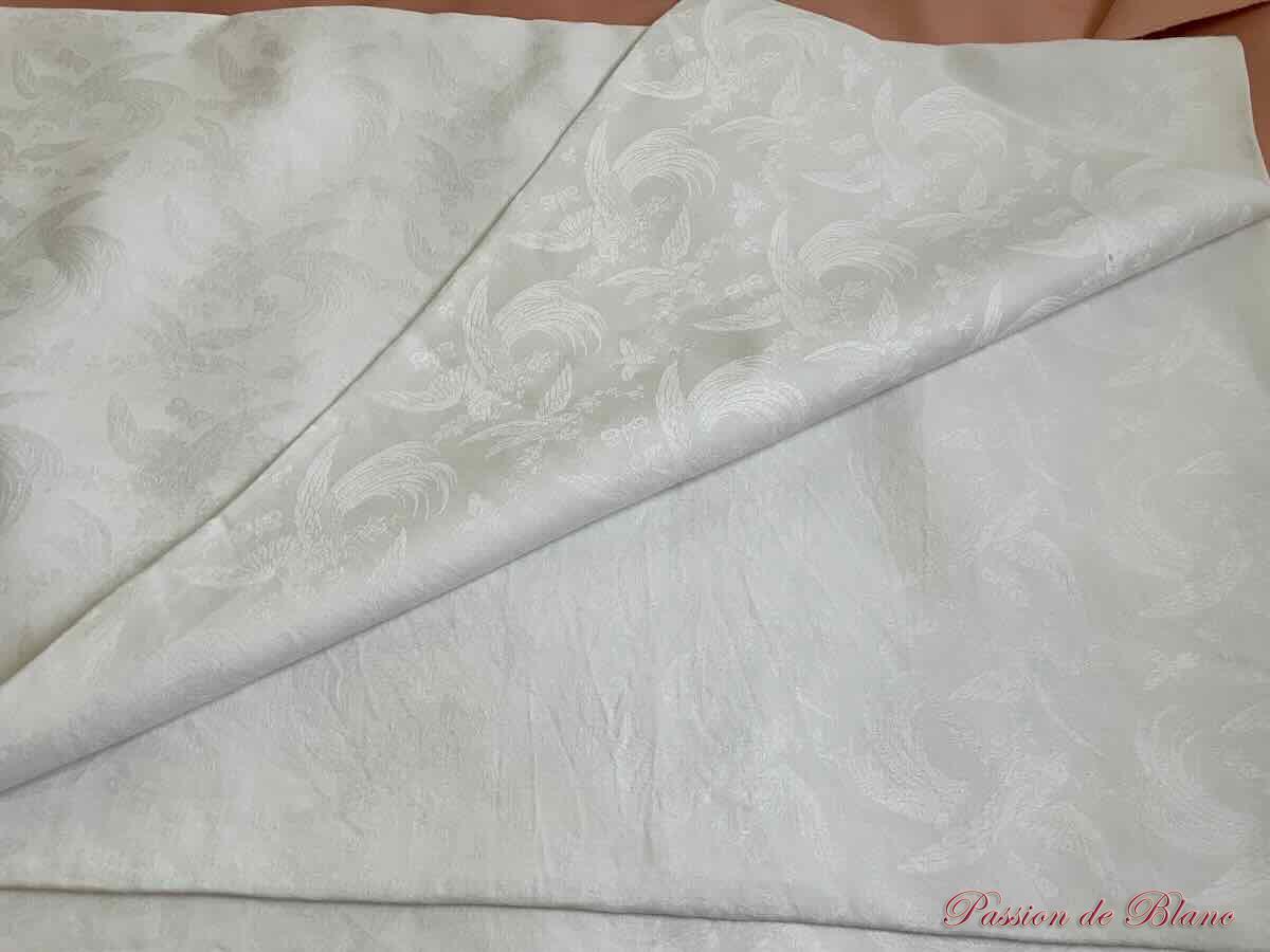 Grande nappe Napoléon III, 4,20 m, en damassé de fil de lin avec oiseaux, fleurs, papillons – Image 5