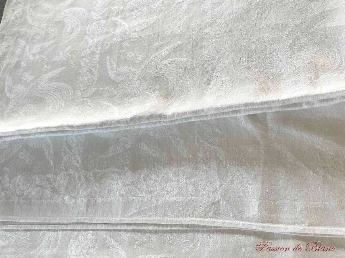 Grande nappe Napoléon III, 4,20 m, en damassé de fil de lin avec oiseaux, fleurs, papillons – Image 4