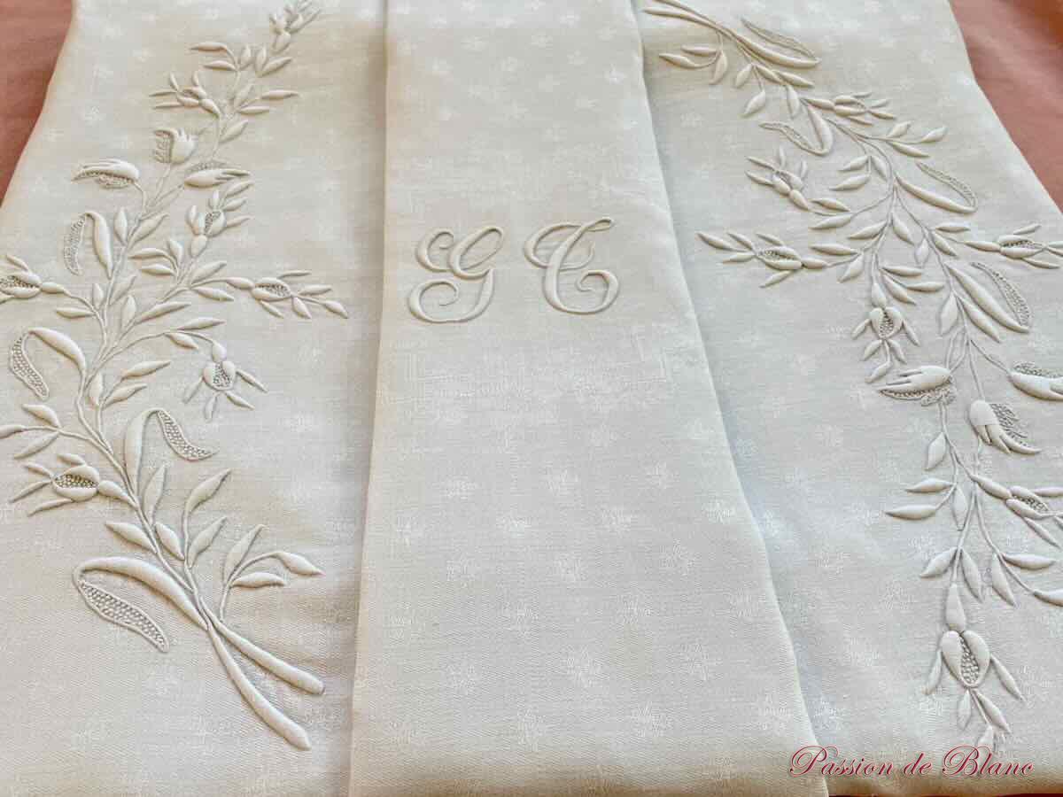Nappe GT damassée fleurs