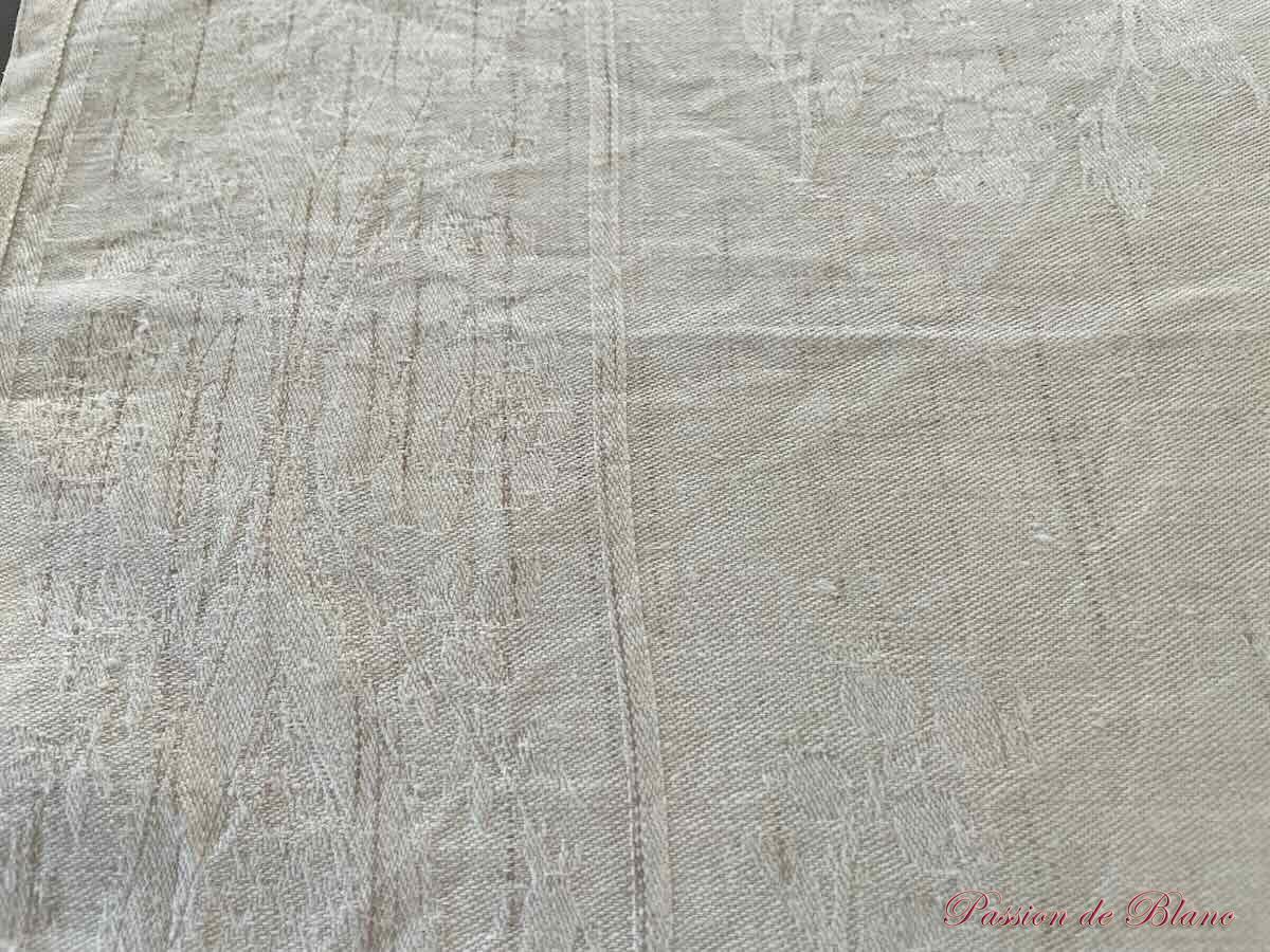 Superbe service de table en damassé de lin monogramme BL brodé main couleur bis – Image 11
