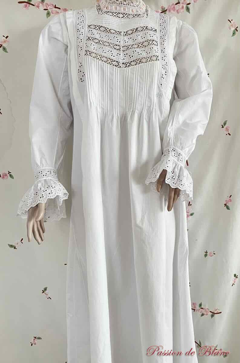 Longue chemise de nuit avec dentelles, broderies sur toile fine percale – Image 5