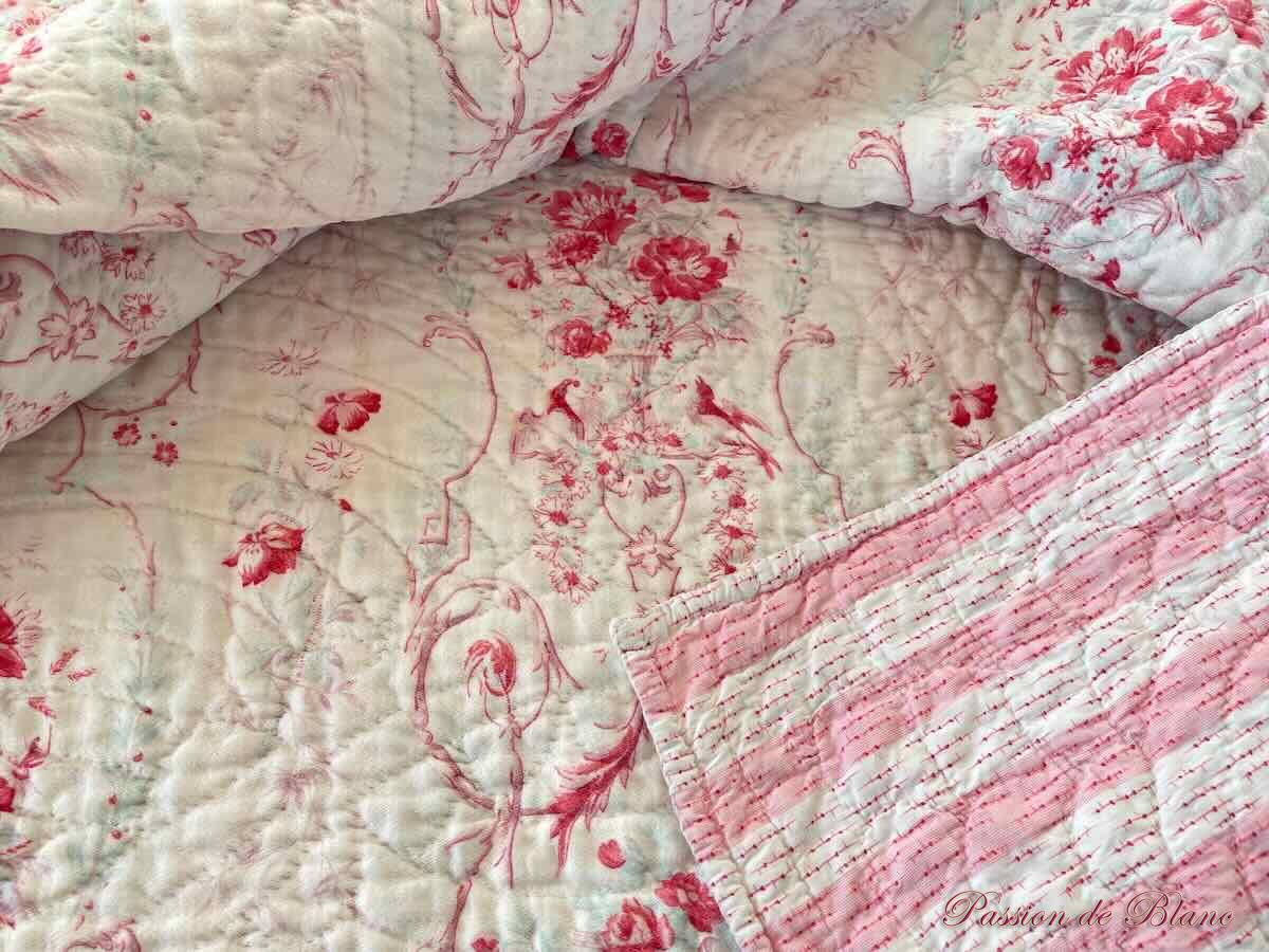 Grande couverture piquée provençale : double face aux motifs de fleurs et oiseaux – Image 4