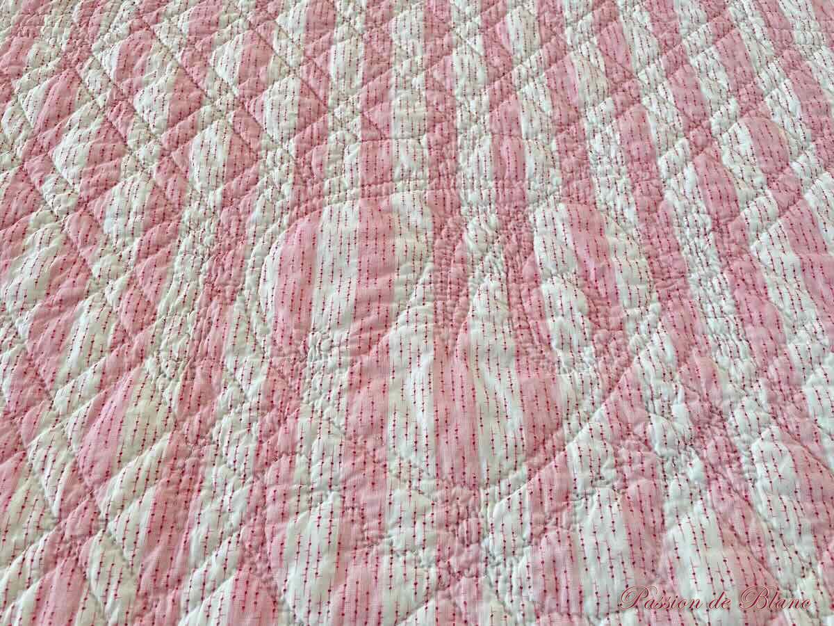 Grande couverture piquée provençale : double face aux motifs de fleurs et oiseaux – Image 9