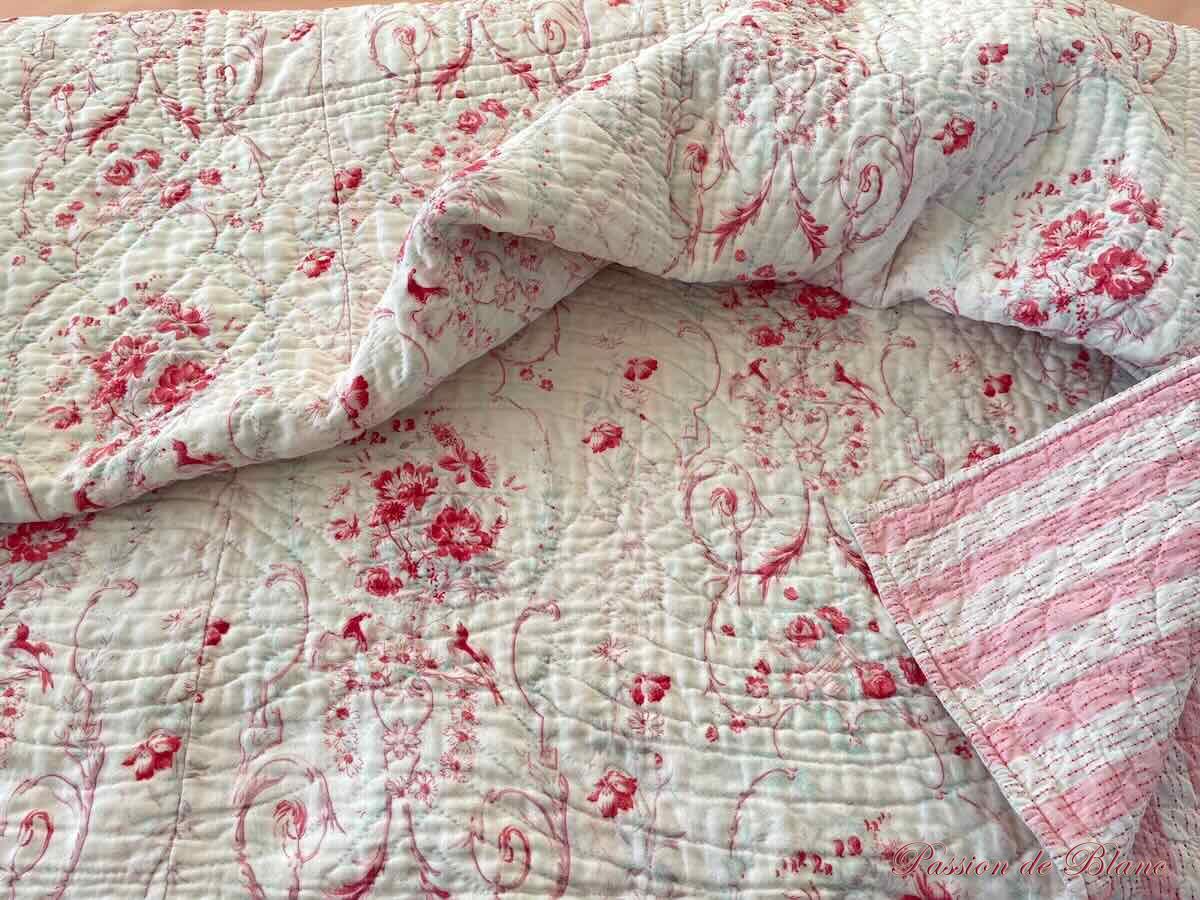 Grande couverture piquée provençale : double face aux motifs de fleurs et oiseaux – Image 11