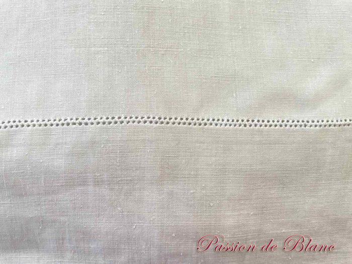 Drap lin broderie AH ancien