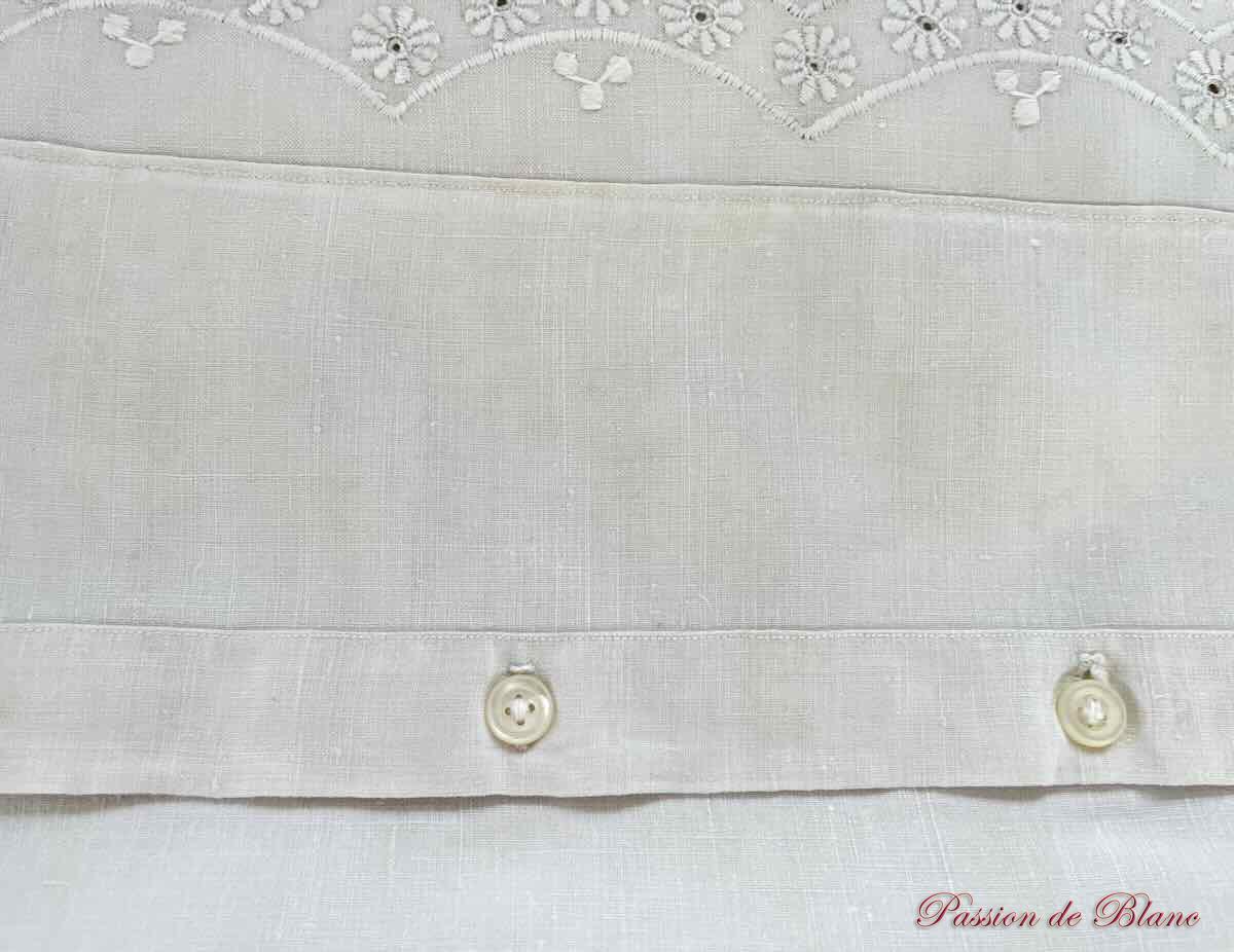 Merveilleuse paire de taies festonnées, fil de lin avec somptueuses broderies et mono JM – Image 7