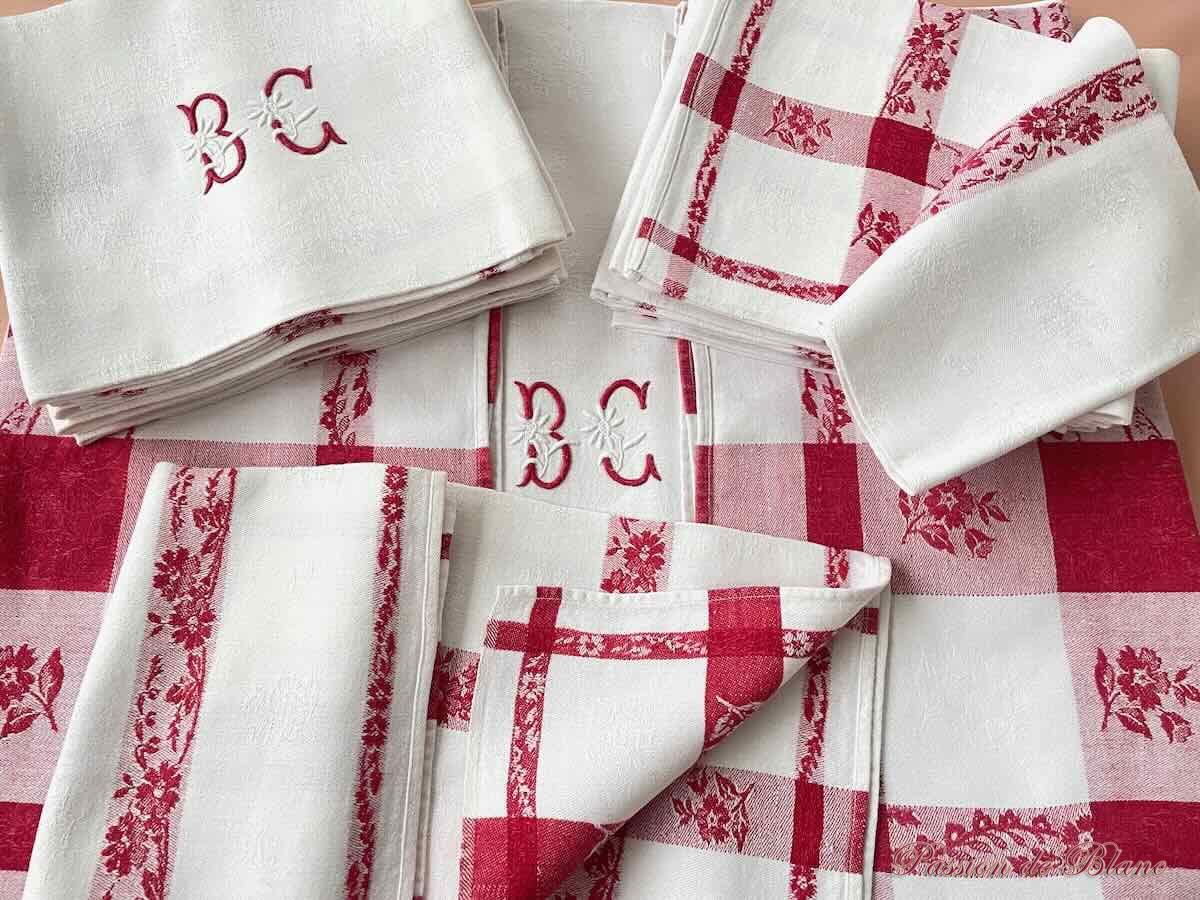 Service de table BC : Nappe et 12 serviettes, coton avec fleurs liteaux rouge – Image 6