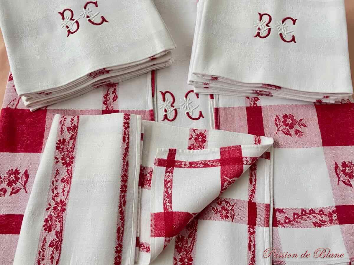 Service table liteaux rouge