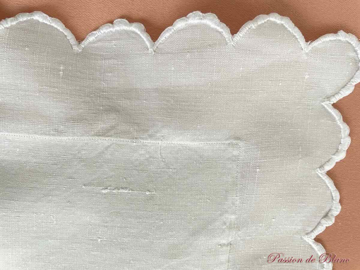 Belle taie festonnée, imposant monogramme JS sur lin fin – Image 4