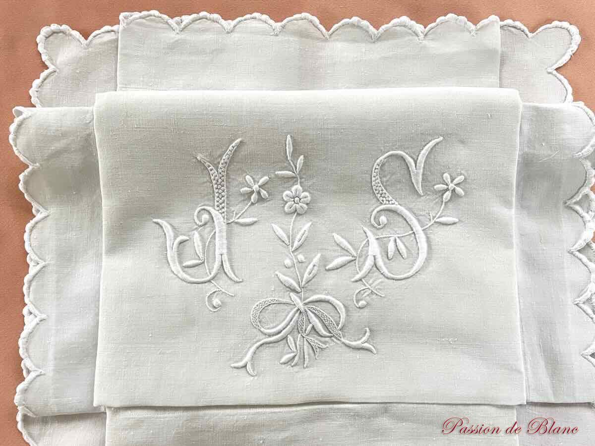 Belle taie festonnée, imposant monogramme JS sur lin fin – Image 6