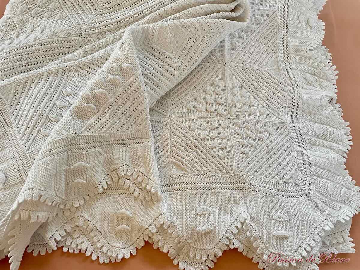 dessus lit aiguille fin blanc