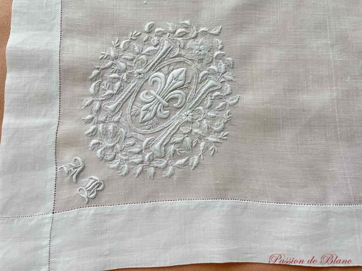 Mouchoir linon fleur de lys