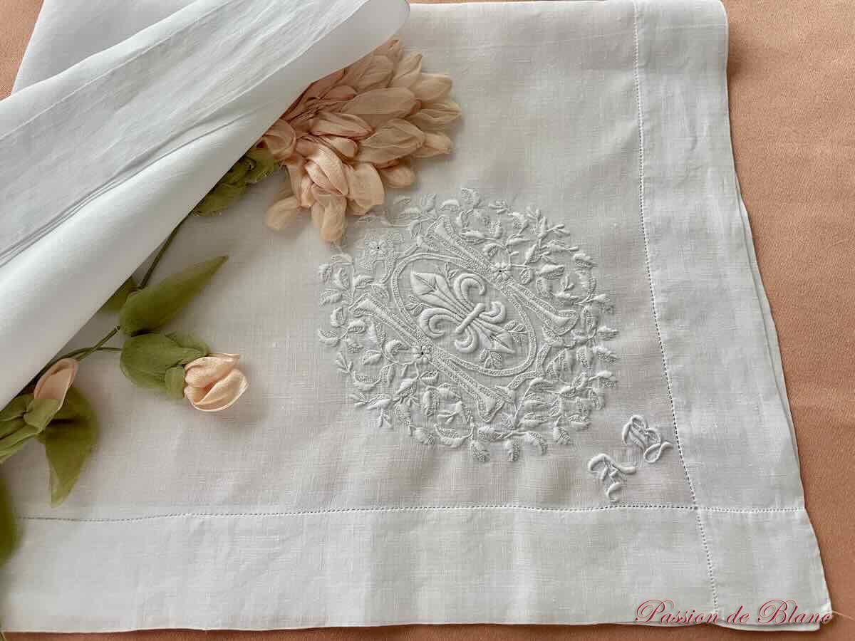 Mouchoir linon fleur de lys