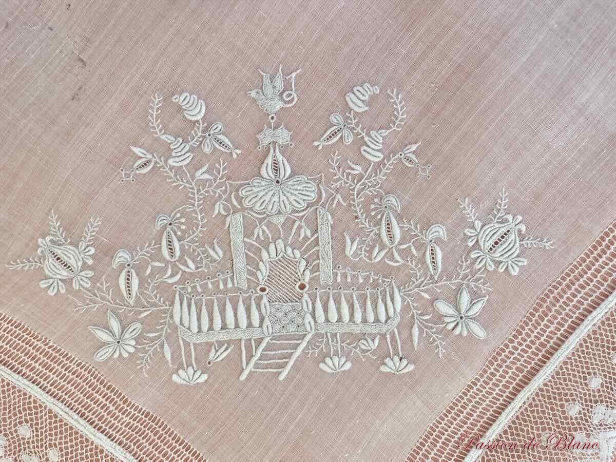 Exceptionnel ouvrage de dame : mouchoir ou autre, broderie main sur toile de linon – Image 5