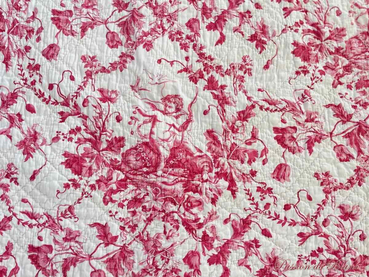 Courtepointe, couverture piquée main double face : 1 côté blanc,l'autre avec Chérubins et fleurs – Image 7