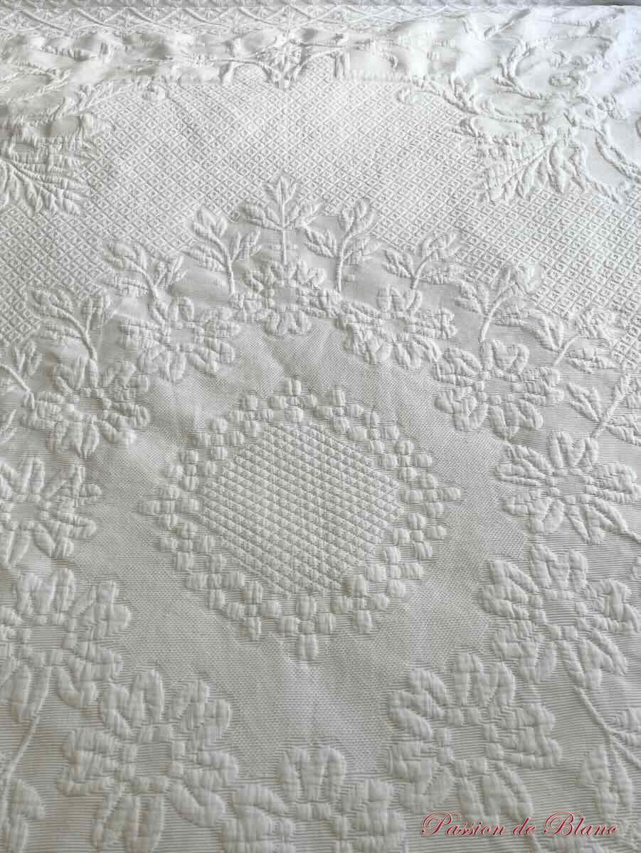 Couverture en piqué blanc